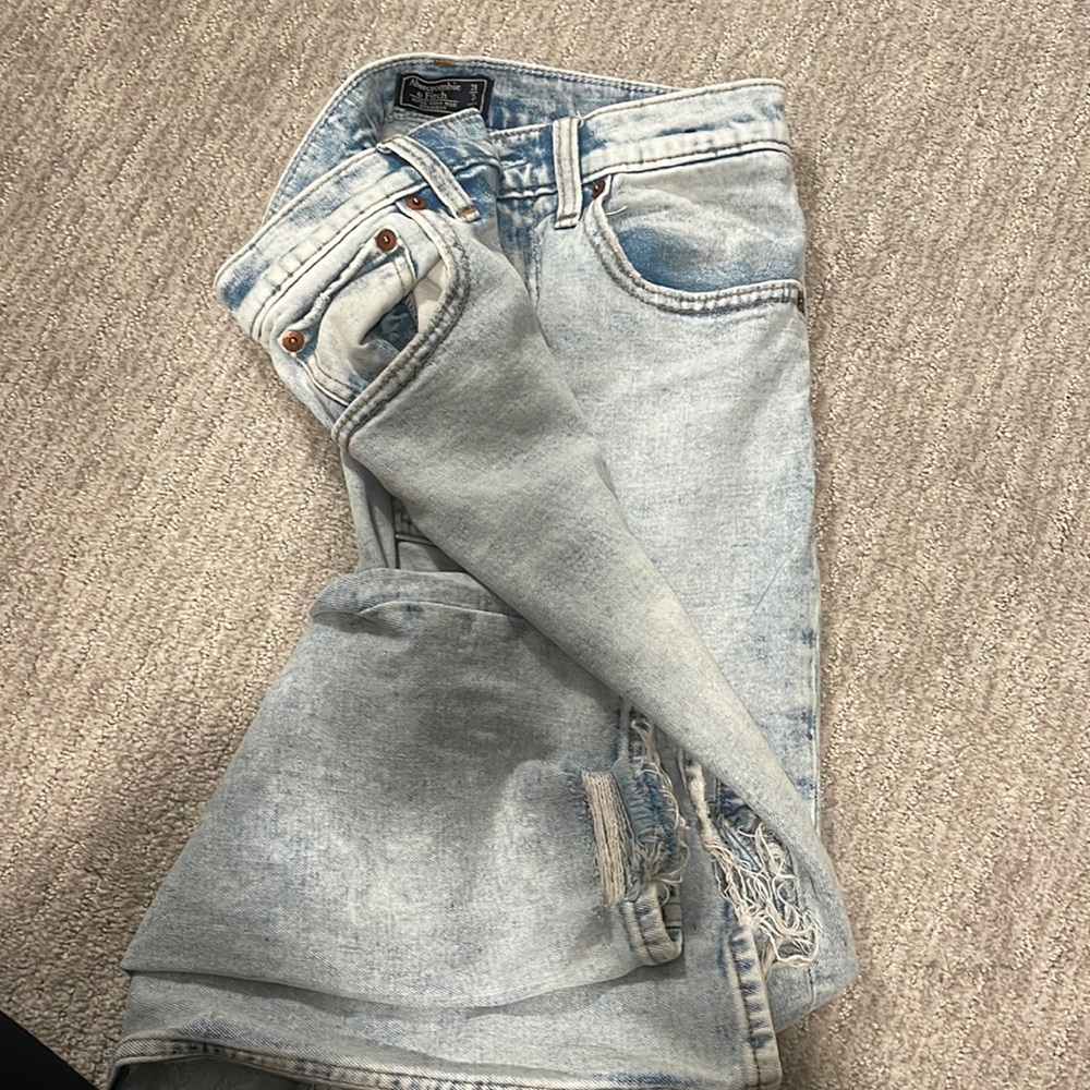 Abercrombie straight leg denim!! 26/2